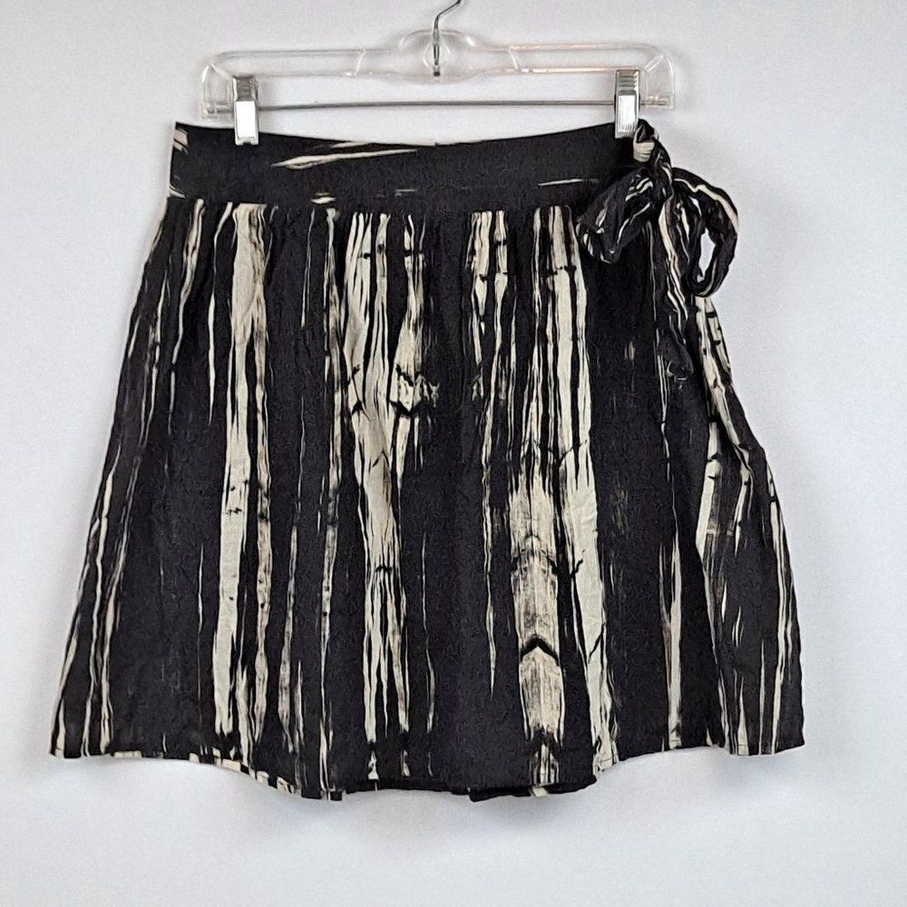 Gap Ladies tie side skirt NWOT‎